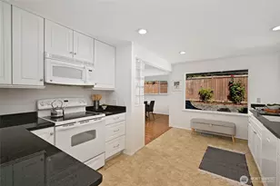 922 NE 150th St, Shoreline, WA 98155 - Photo 14
