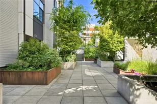 313 Valley St, Seattle, WA 98109 - Photo 26