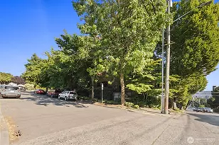 1 Ward St, Seattle, WA 98109 - Photo 30