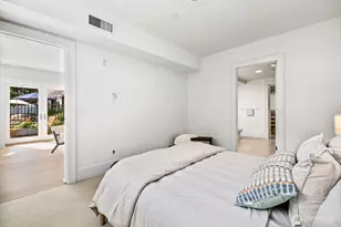1 Ward St, Seattle, WA 98109 - Photo 18