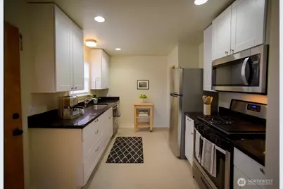 9202 17th Avenue SW, Seattle, WA 98106 - Photo 4