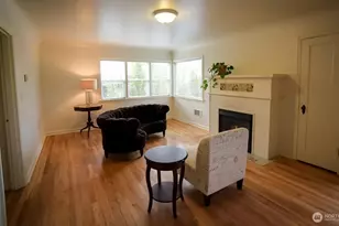 9202 17th Ave SW, Seattle, WA 98106 - Photo 2