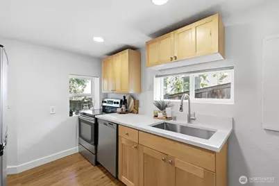 626 W Emerson Street, Seattle, WA 98119 - Photo 18