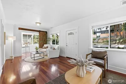 626 W Emerson Street, Seattle, WA 98119 - Photo 4