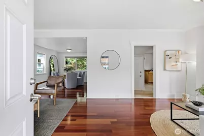 626 W Emerson Street, Seattle, WA 98119 - Photo 2