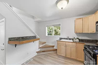 626 W Emerson Street, Seattle, WA 98119 - Photo 12