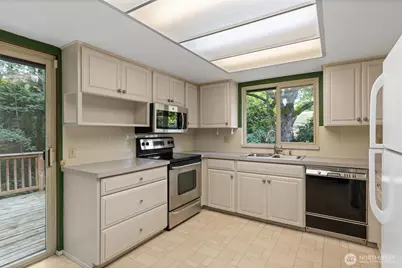 3322 102nd Avenue NE, Bellevue, WA 98004 - Photo 12