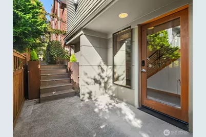 2423 N 75th Street, Seattle, WA 98103 - Photo 4
