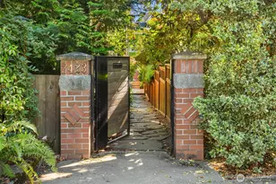 2423 N 75th St, Seattle, WA 98103 - Photo 2