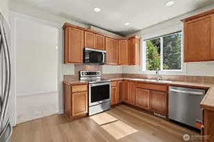 2021 NE 25th Pl, Renton, WA 98056 - Photo 10