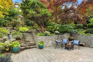 863 E Gwinn Pl, Seattle, WA 98102 - Photo 4