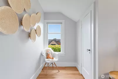 1557 Thorndyke Avenue W, Seattle, WA 98199 - Photo 26