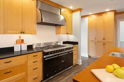 3234 NW 69th Street, Seattle, WA 98117 - Photo 12
