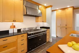 3234 NW 69th St, Seattle, WA 98117 - Photo 12