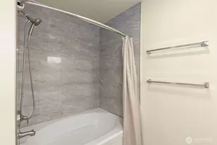 6895 Holly Park Dr S, Seattle, WA 98118 - Photo 18