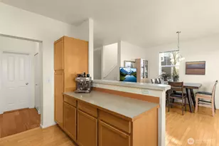 6895 Holly Park Dr S, Seattle, WA 98118 - Photo 8