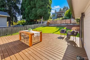 12069 Lakeside Pl NE, Seattle, WA 98125 - Photo 14