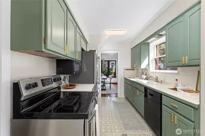 843 NE 81st Street, Seattle, WA 98115 - Photo 10
