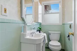 843 NE 81st St, Seattle, WA 98115 - Photo 12