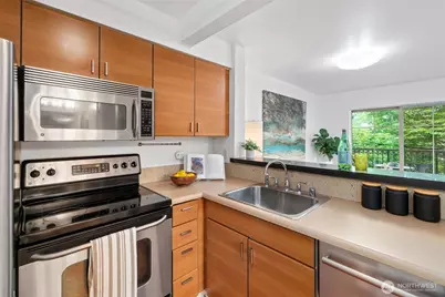 700 E Denny Way #203, Seattle, WA 98122 - Photo 6