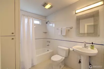 9234 36th Avenue SW, Seattle, WA 98126 - Photo 12