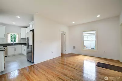 9234 36th Avenue SW, Seattle, WA 98126 - Photo 4