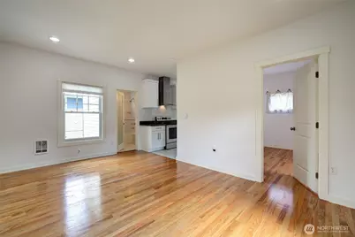 9234 36th Avenue SW, Seattle, WA 98126 - Photo 2