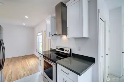 9234 36th Avenue SW, Seattle, WA 98126 - Photo 6