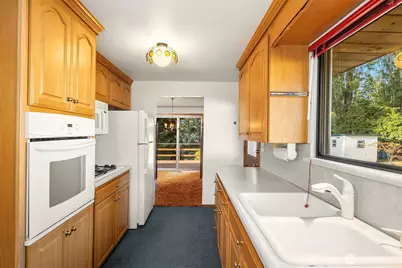 8619 Maple Lane, Edmonds, WA 98026 - Photo 10