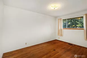 8619 Maple Ln, Edmonds, WA 98026 - Photo 16