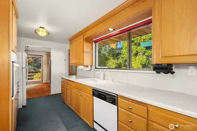 8619 Maple Lane, Edmonds, WA 98026 - Photo 12