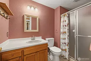 5704 69th Ave Ct W, University Place, WA 98467 - Photo 16