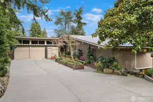 7640 NE 32nd St, Medina, WA 98039 - Photo 1