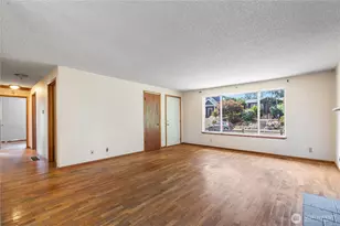 8400 32nd Ave SW, Seattle, WA 98126 - Photo 2