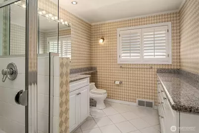 1425 Broadmoor Drive E, Seattle, WA 98112 - Photo 18