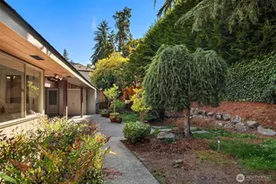 1425 Broadmoor Dr E, Seattle, WA 98112 - Photo 2