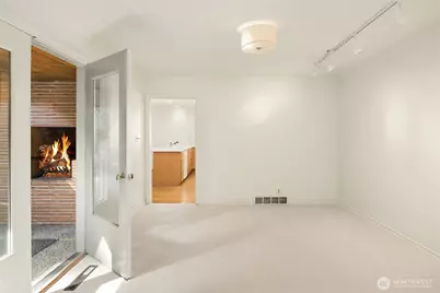 1425 Broadmoor Drive E, Seattle, WA 98112 - Photo 12