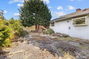 12286 Shorewood Dr SW, Seattle, WA 98146 - Photo 32