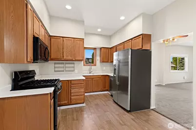 5563 Kenwood Place N, Seattle, WA 98103 - Photo 12