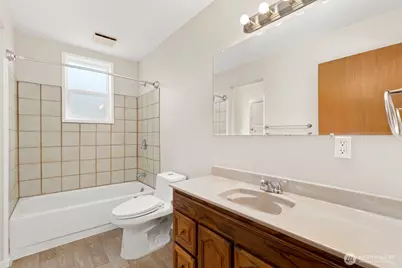 5563 Kenwood Place N, Seattle, WA 98103 - Photo 24