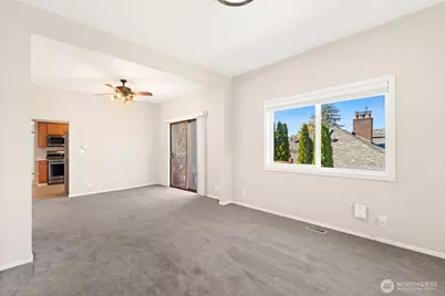 5563 Kenwood Place N, Seattle, WA 98103 - Photo 8