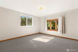 5563 Kenwood Pl N, Seattle, WA 98103 - Photo 16