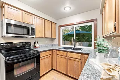 23424 NE 27th Street, Sammamish, WA 98074 - Photo 8
