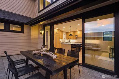 8040 Forest Drive NE, Seattle, WA 98115 - Photo 14
