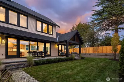 8040 Forest Drive NE, Seattle, WA 98115 - Photo 36