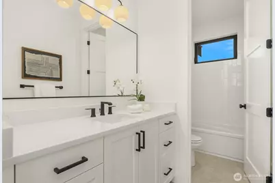 8040 Forest Drive NE, Seattle, WA 98115 - Photo 30