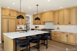 8040 Forest Dr NE, Seattle, WA 98115 - Photo 8