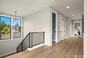 8040 Forest Dr NE, Seattle, WA 98115 - Photo 20