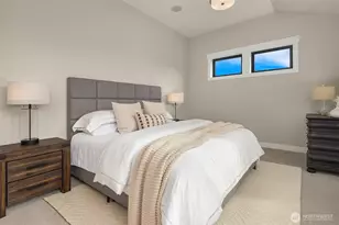 8040 Forest Dr NE, Seattle, WA 98115 - Photo 22