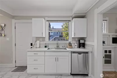 4812 Aurora Avenue N, Seattle, WA 98103 - Photo 12